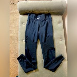 Nike Aero Adapt Leggings